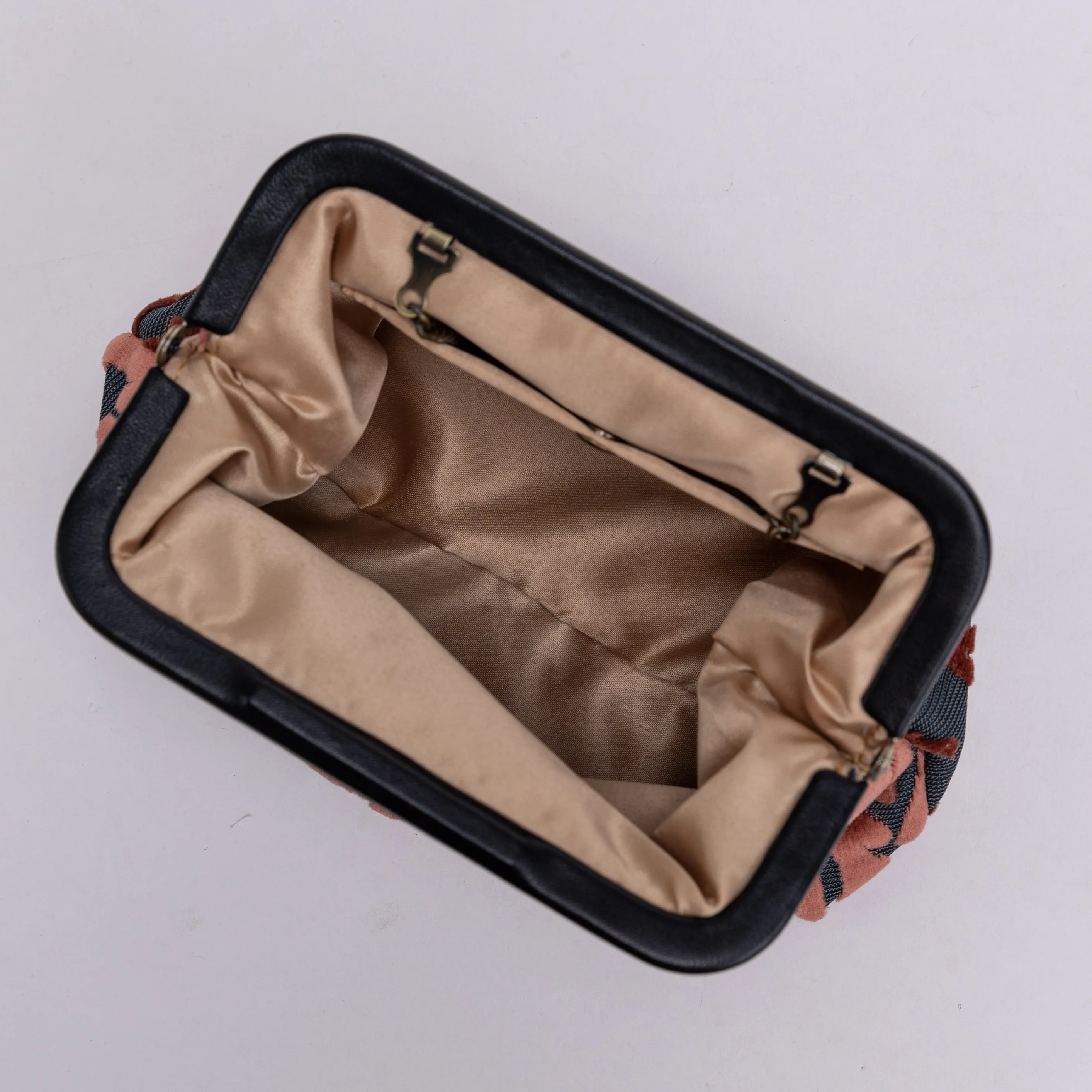 Burnout Velvet St Tropez Scuba Coral Alma Clutch