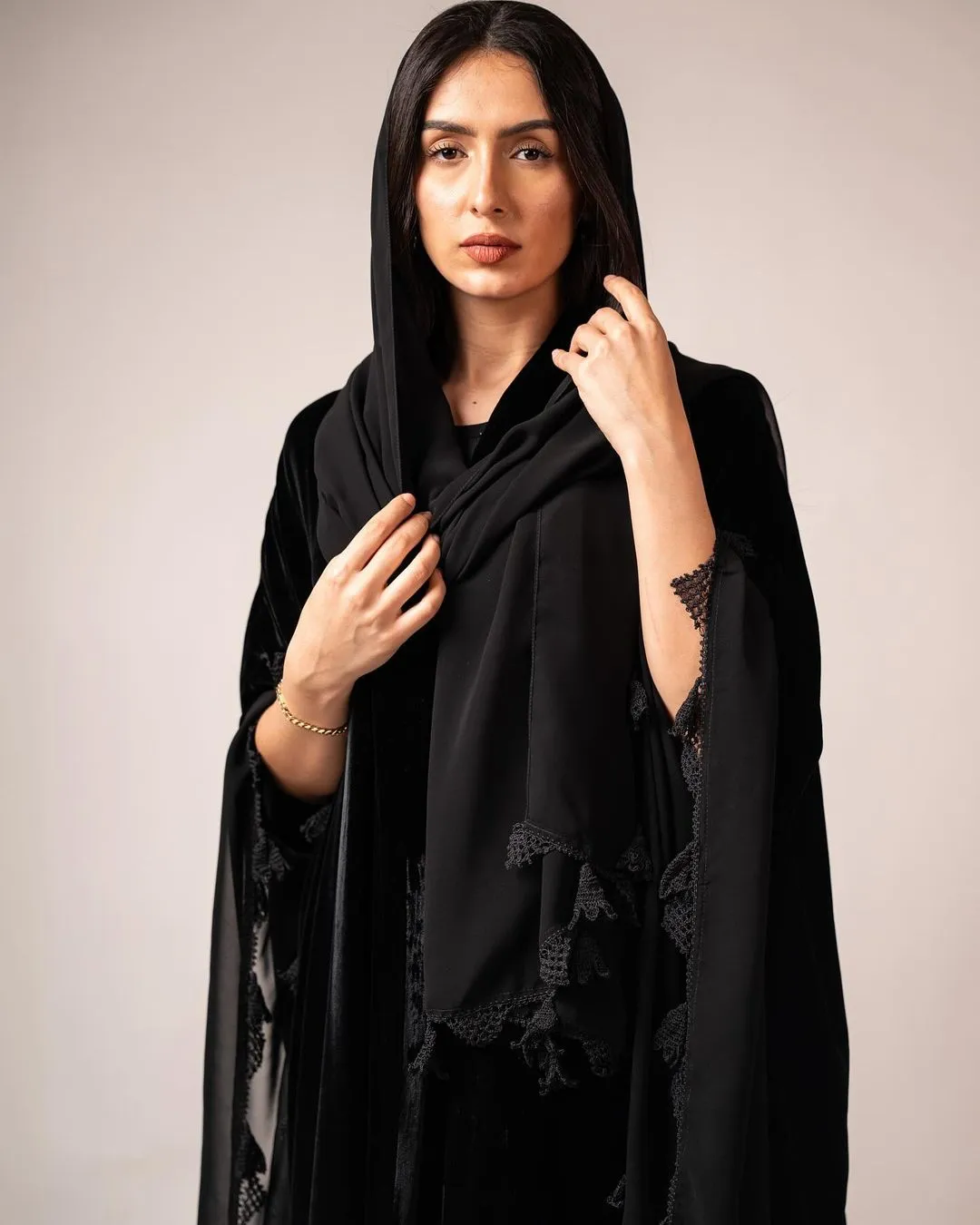 FW24R030-BK ABAYA