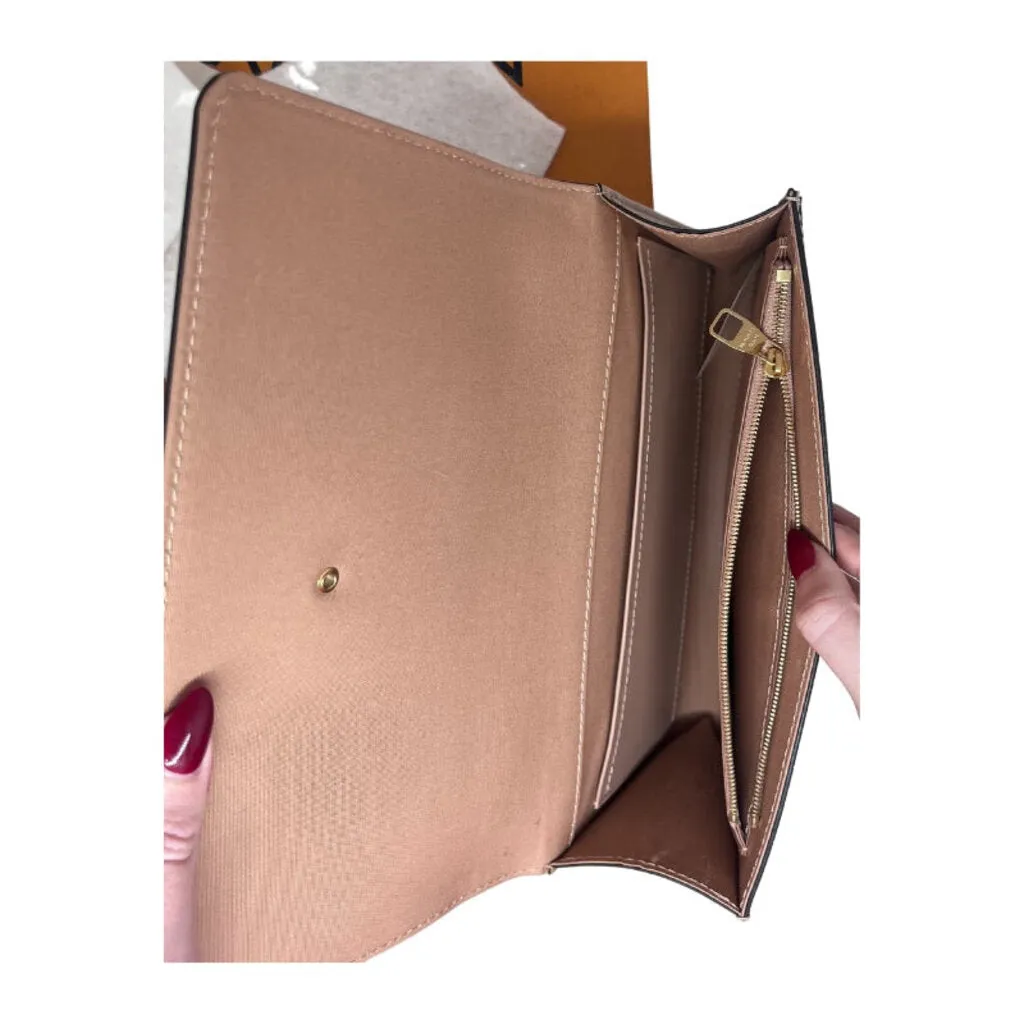 Louis Vuitton Vernis Louise Clutch